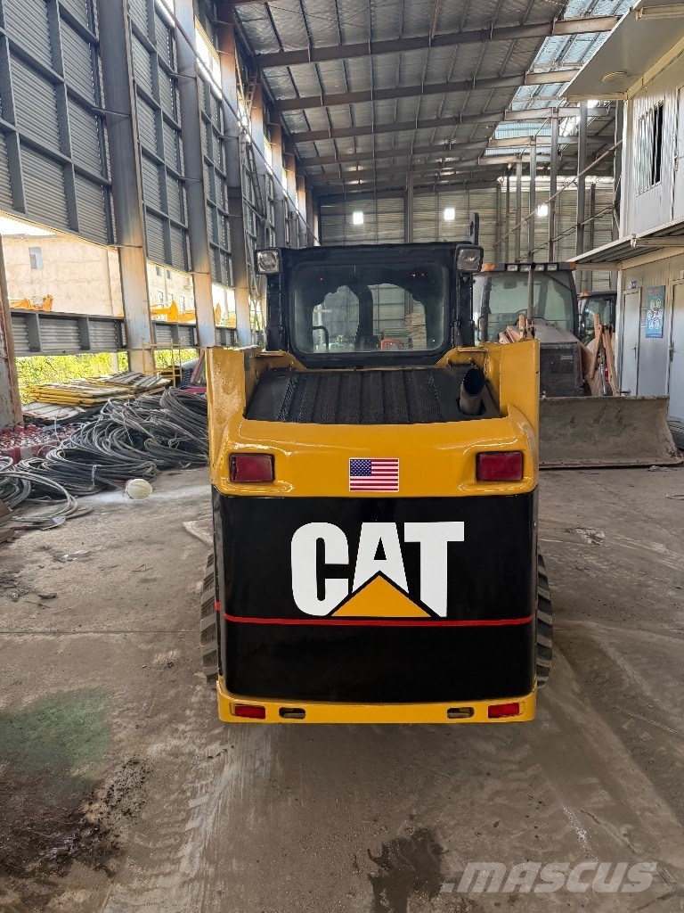 CAT 226 B Chargeuse compacte