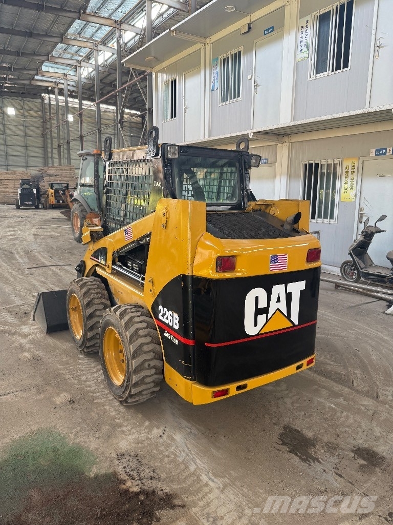 CAT 226 B Chargeuse compacte