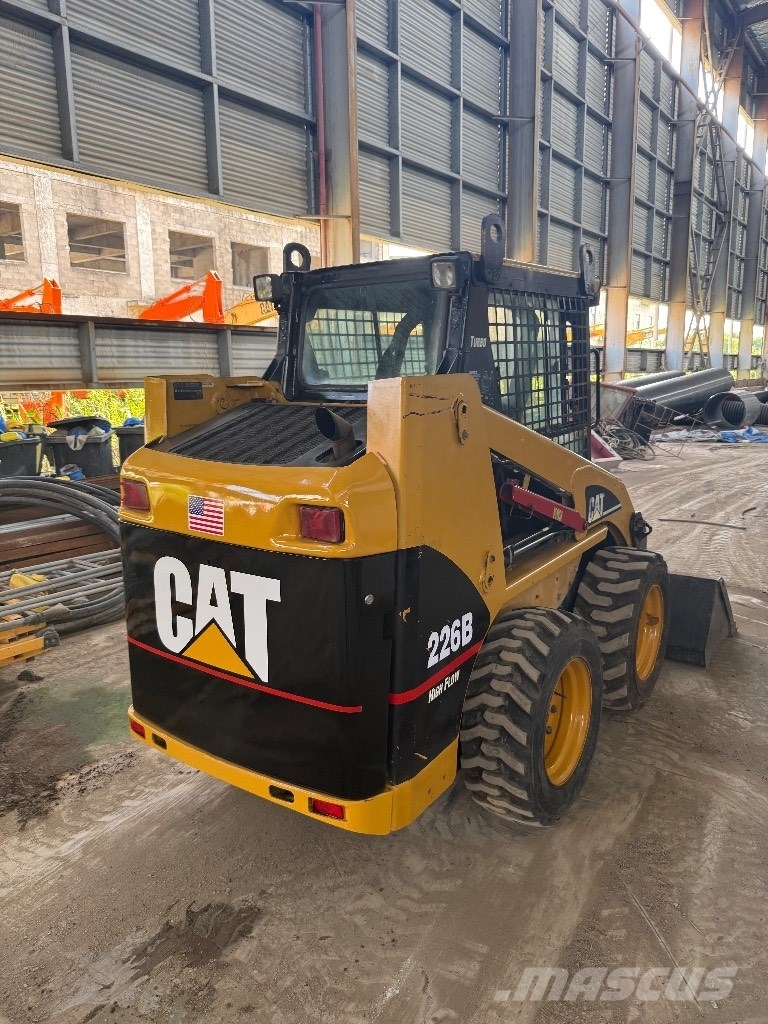 CAT 226 B Chargeuse compacte