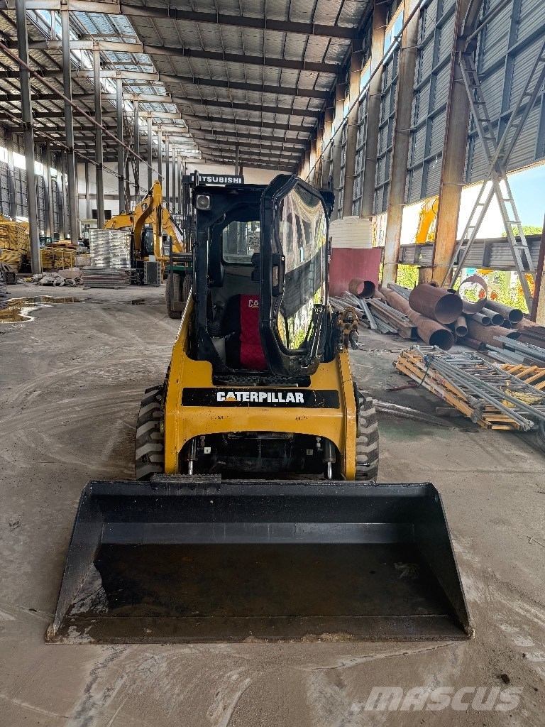 CAT 226 B Chargeuse compacte
