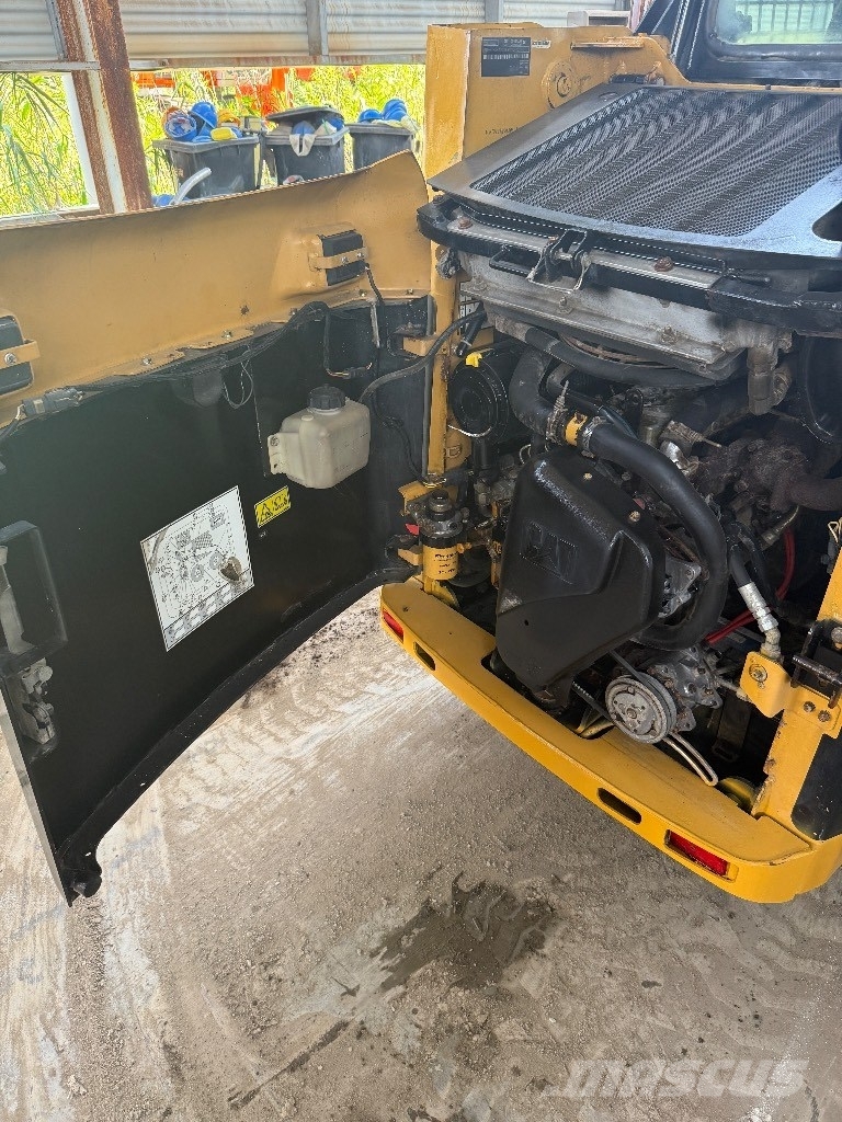 CAT 226 B Chargeuse compacte