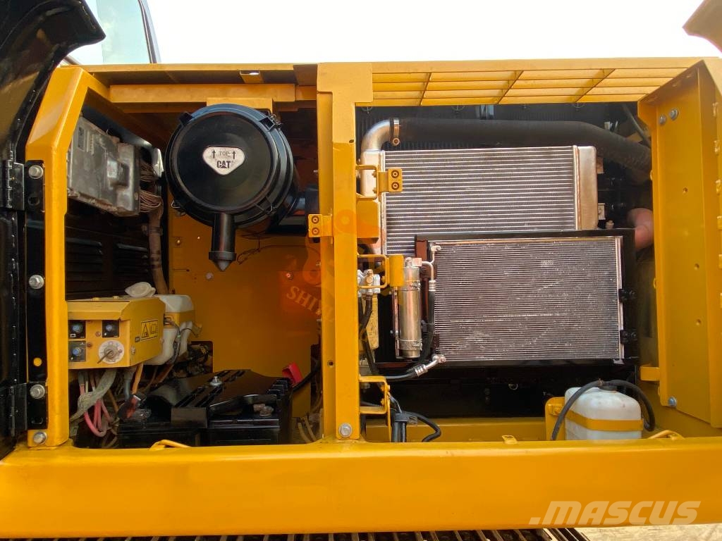 CAT 320 D 履带挖掘机