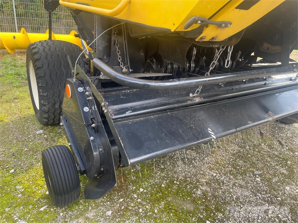 New Holland BR 740 A Lis na válcové balíky