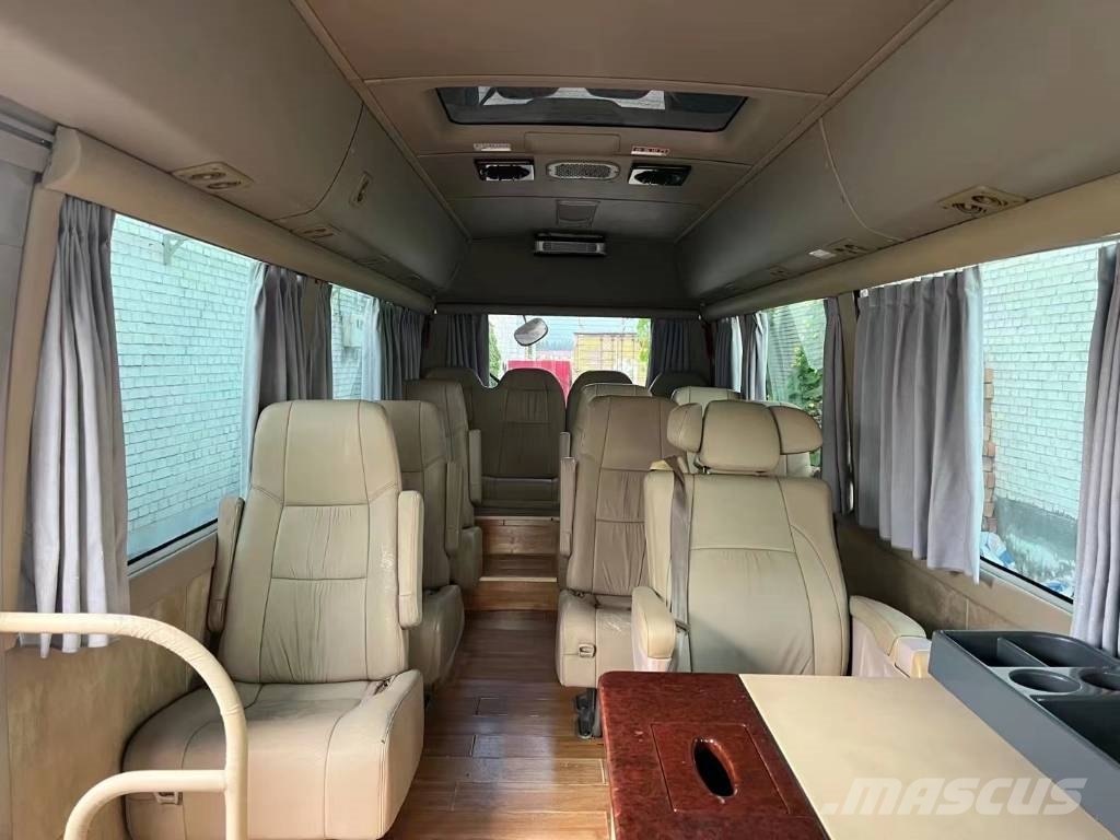 Toyota Coaster Bus 迷你巴士