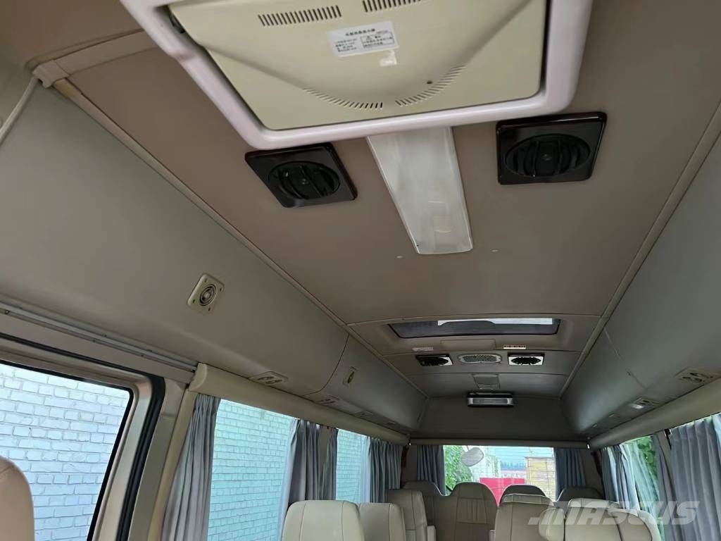 Toyota Coaster Bus 迷你巴士