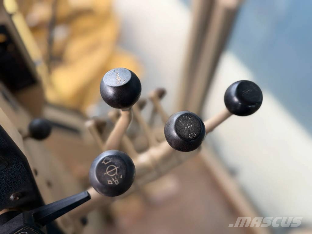 CAT 140H Грейдеры