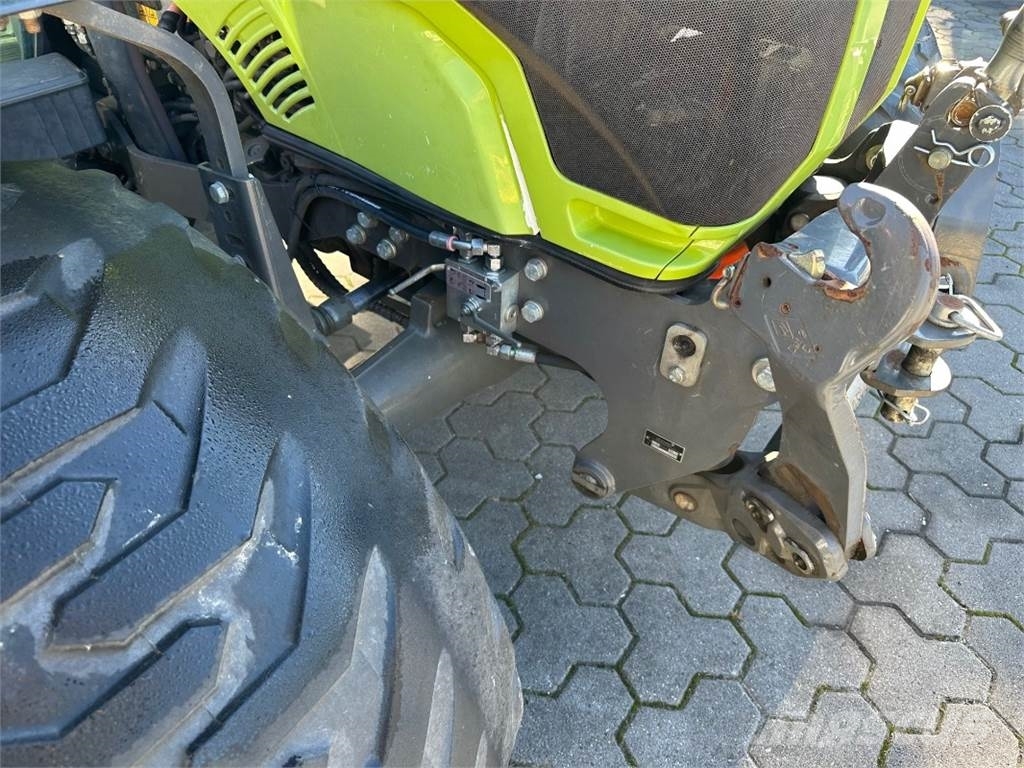 CLAAS Elios 220 트랙터