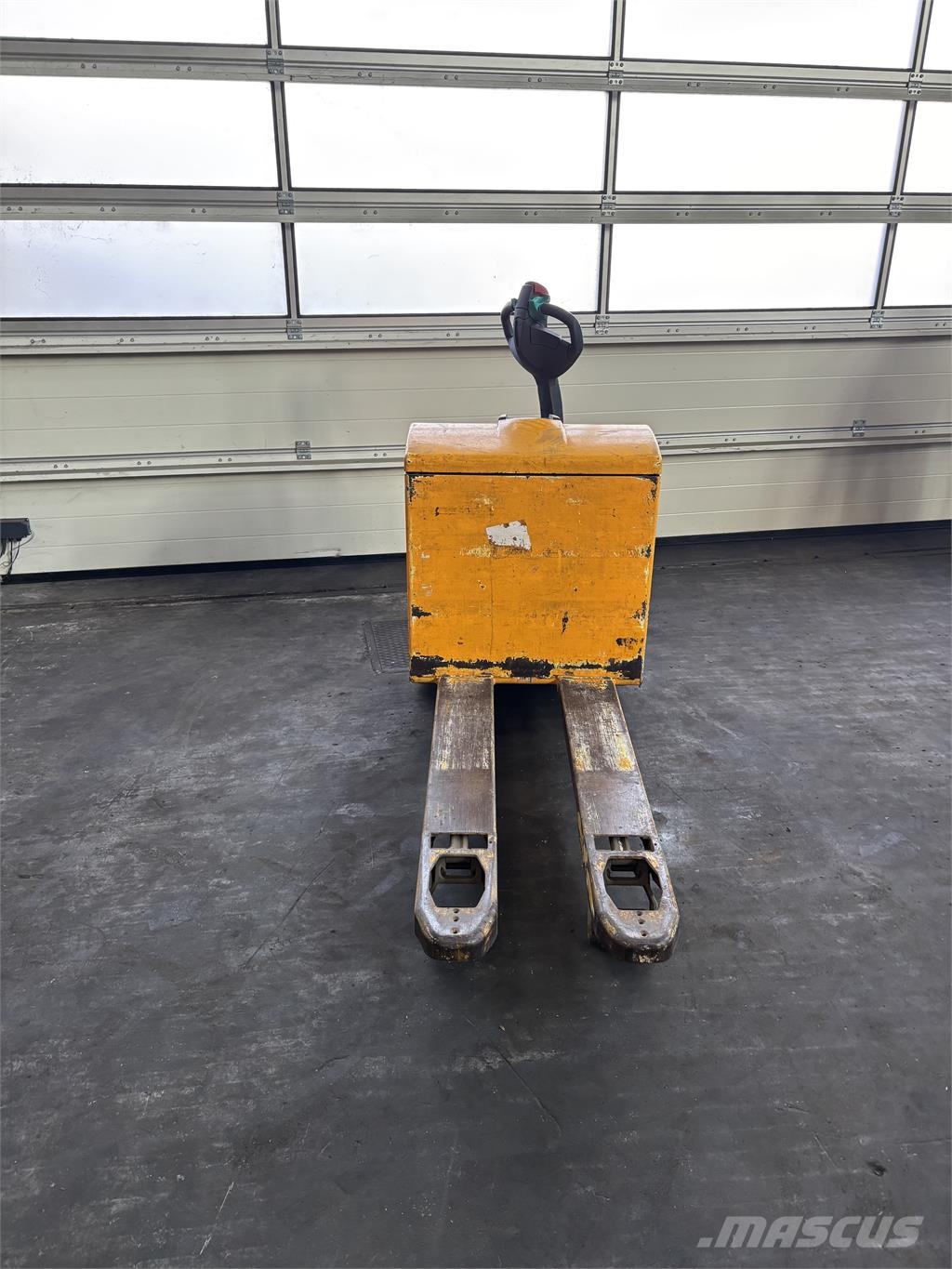 Jungheinrich EJE 116 Pedestrian stacker