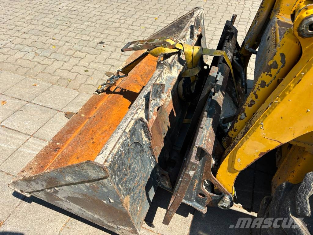 Komatsu SK 818 Skid steer loaders