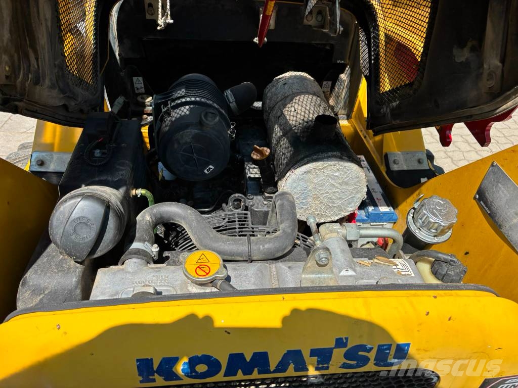 Komatsu SK 818 Skid steer loaders