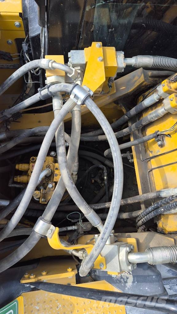 CAT 330 Koparki gąsienicowe
