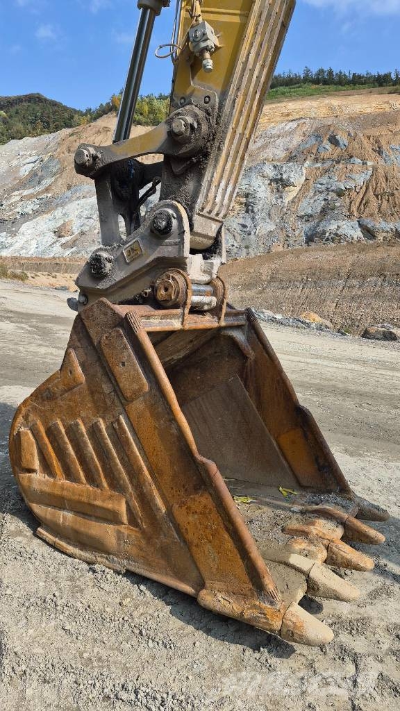 CAT 330 Koparki gąsienicowe