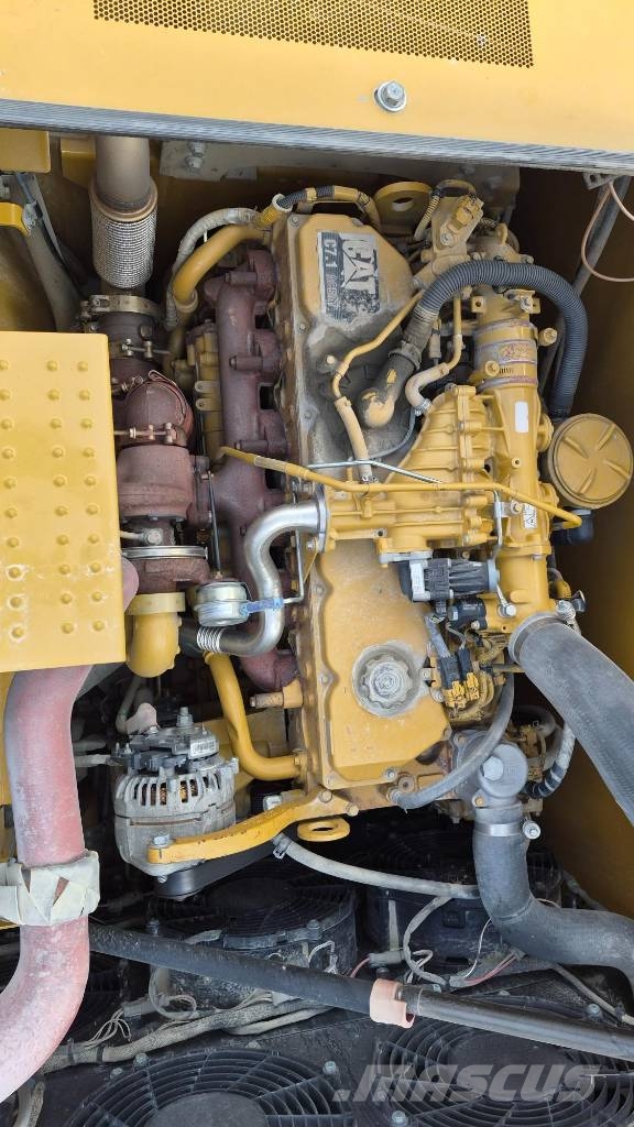 CAT 330 Koparki gąsienicowe