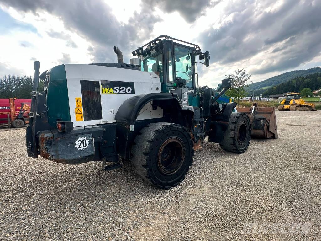 Komatsu WA 320-8 Radlader