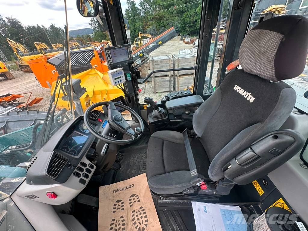 Komatsu WA 320-8 Radlader