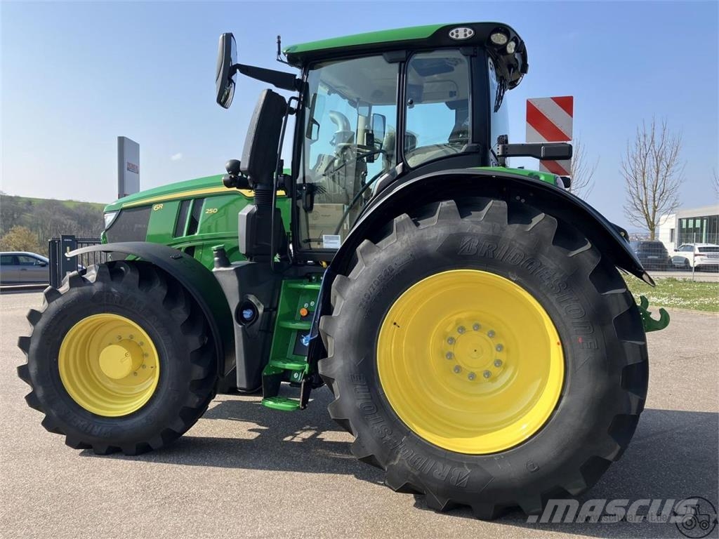 John Deere 6R 250 Traktorit