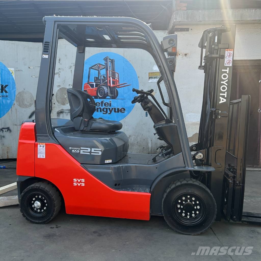 Toyota 8 FDN 25 液化石油氣LPG卡車