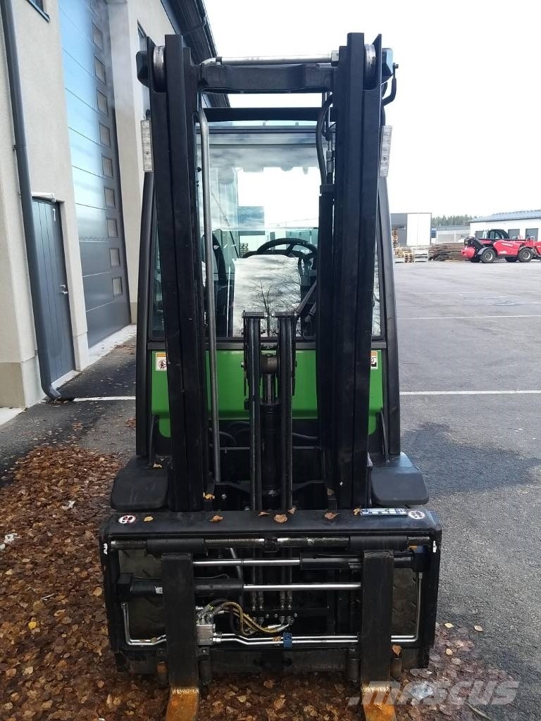 Yale GLP25VX Περονοφόρα ανυψωτικά κλαρκ με φυσικό αέριο LPG