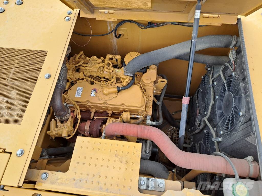 CAT 320 Bageri gusjeničari