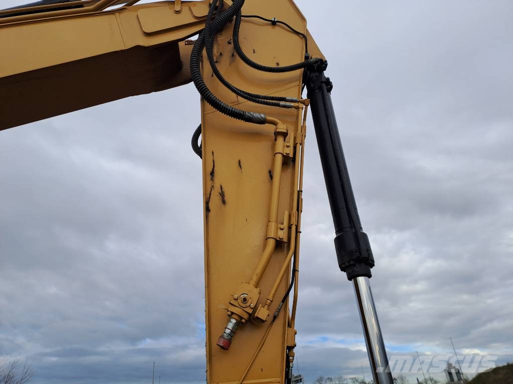 CAT 320 Bageri gusjeničari