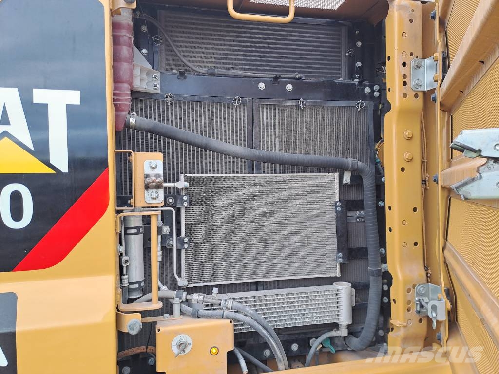 CAT 320 Bageri gusjeničari