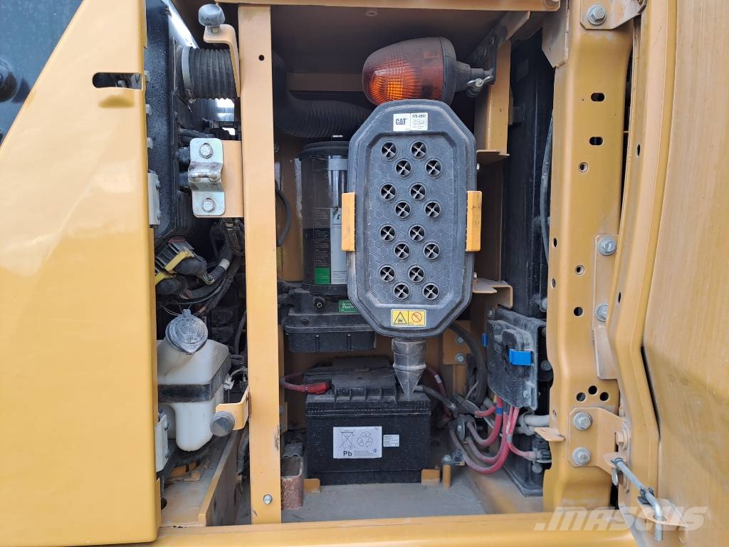 CAT 320 Bageri gusjeničari