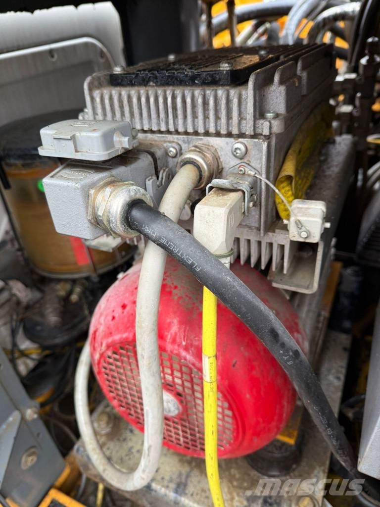 Liebherr R 936 N LC /BJ. 2015/7958H/SW/Alle Leitg/Generator Roomikekskavaatorid