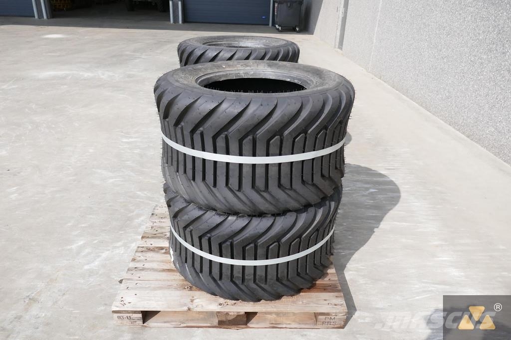 BKT 550/45-22.5 Banden, wielen en velgen