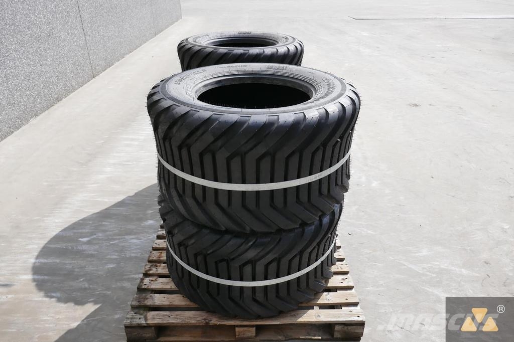 BKT 550/45-22.5 Banden, wielen en velgen