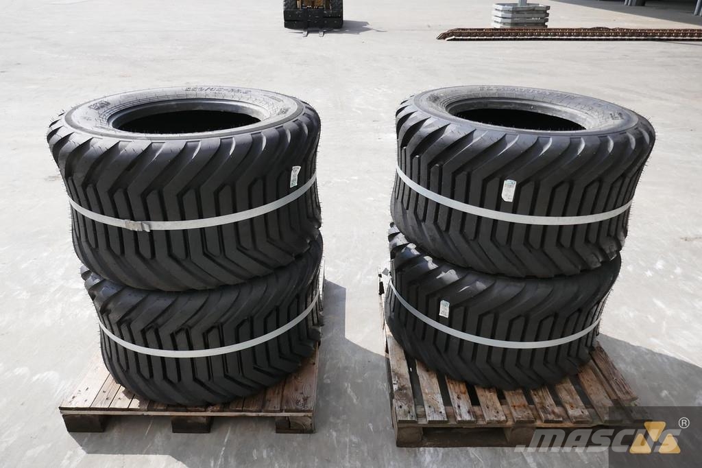 BKT 550/45-22.5 Banden, wielen en velgen