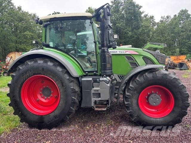 Fendt 724 Profi Traktoren