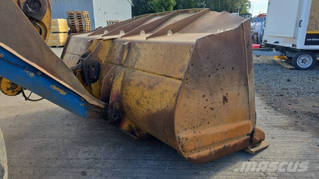 CAT 962 G Iekrāvēji uz riteņiem