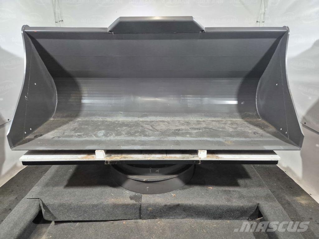 Ahlmann AZ210 Dichte bak Schaufeln