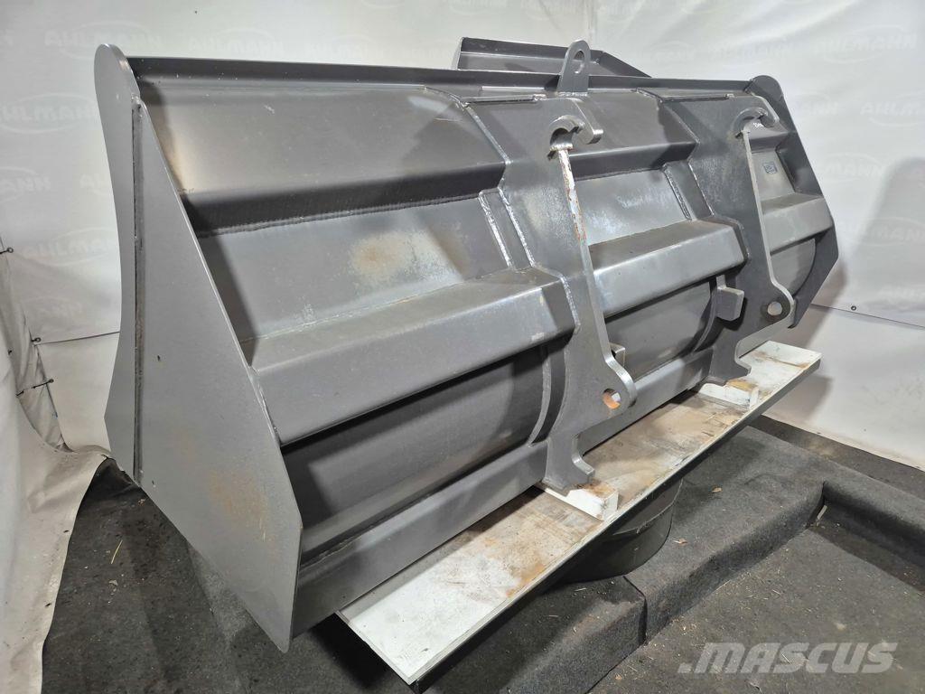 Ahlmann AZ210 Dichte bak Schaufeln