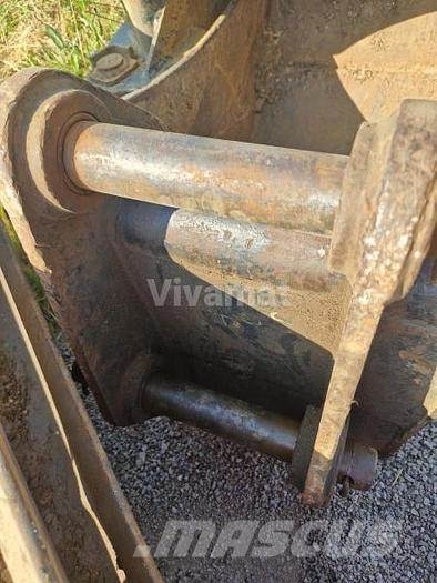 Terex TLB840PS Cucharones