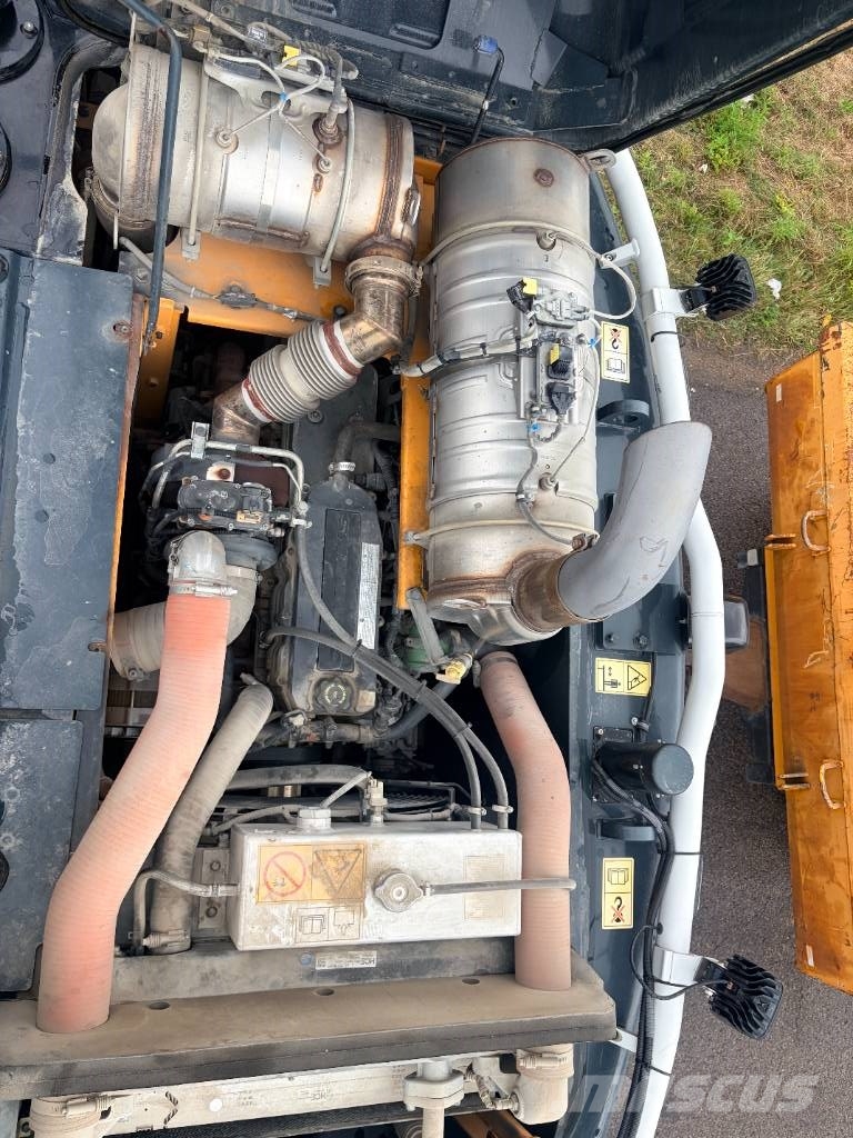 Hyundai HW 140 Excavadoras de ruedas