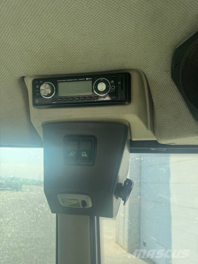 CLAAS Axos 320 Трактора
