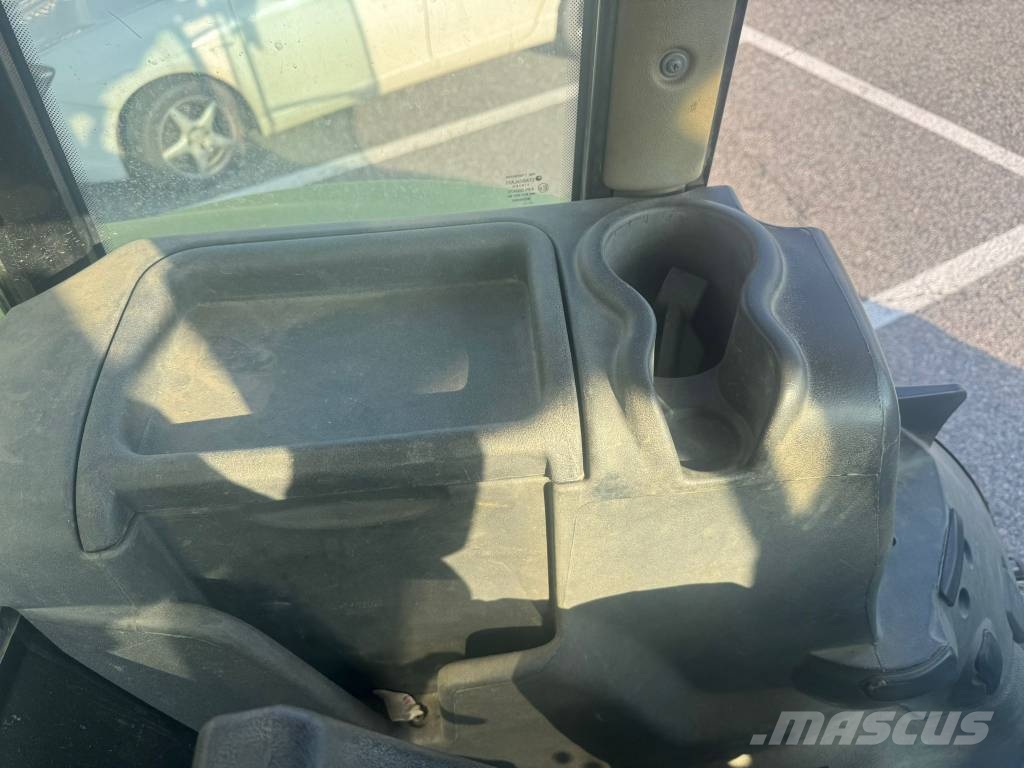 CLAAS Axos 320 Трактора
