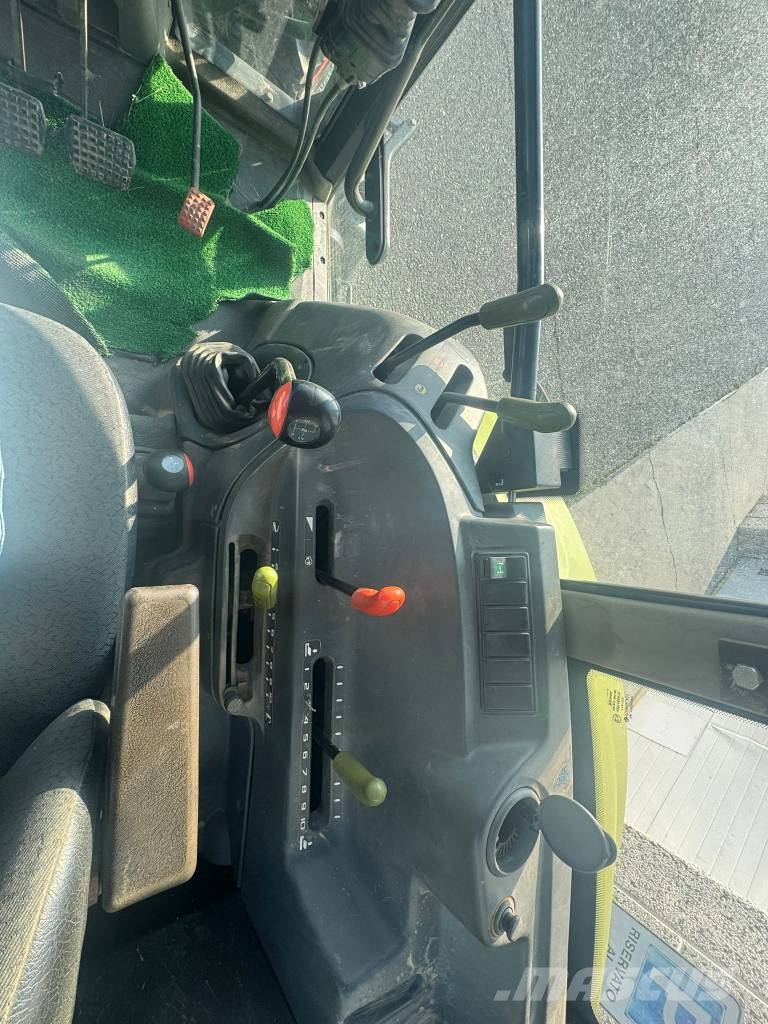 CLAAS Axos 320 Трактора