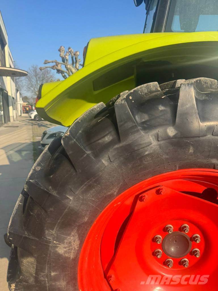 CLAAS Axos 320 Трактора