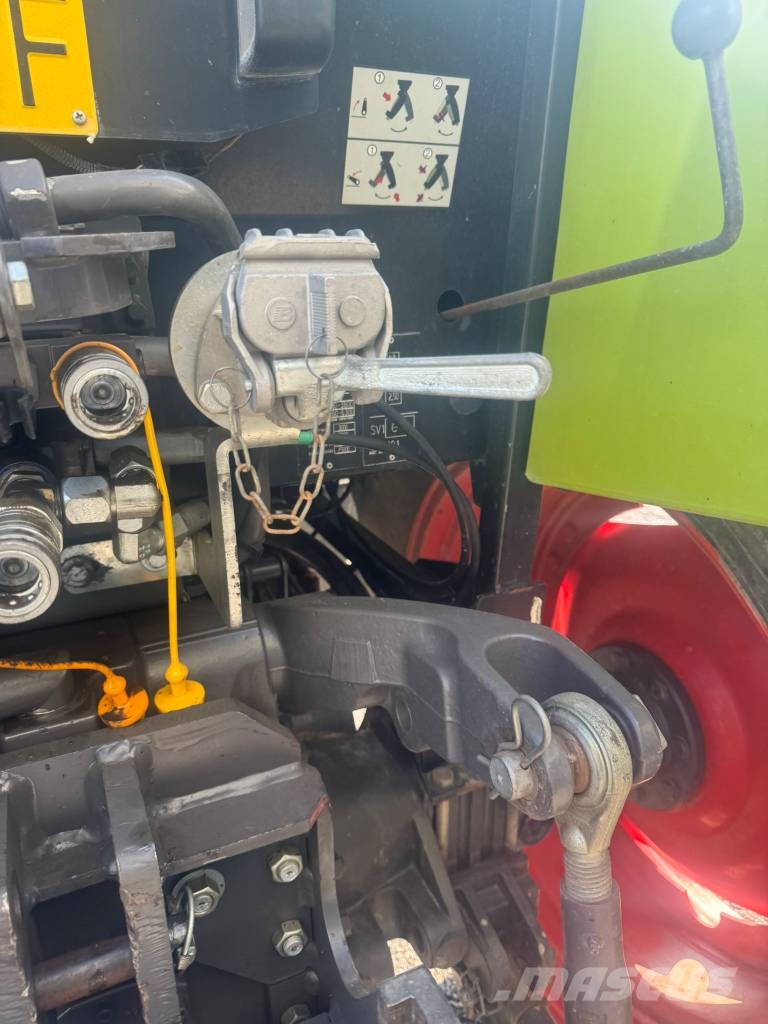 CLAAS Axos 320 Трактора
