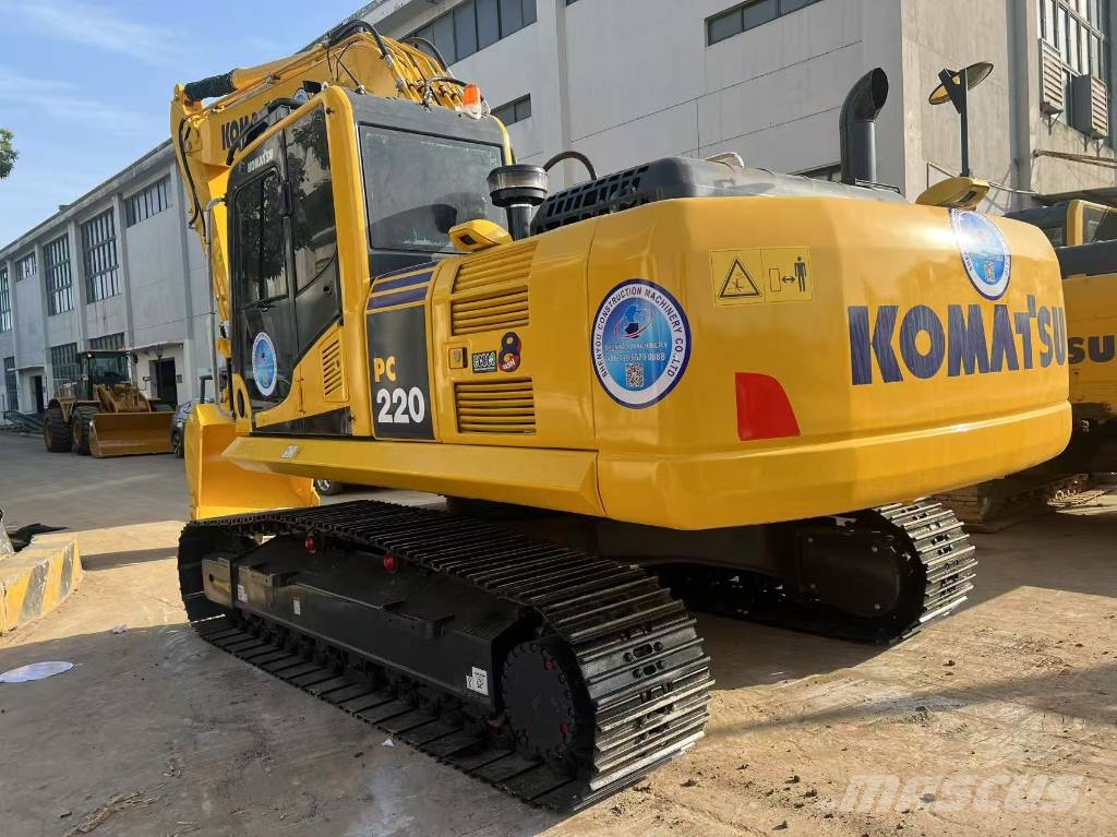Komatsu PC 220-8 Crawler excavators