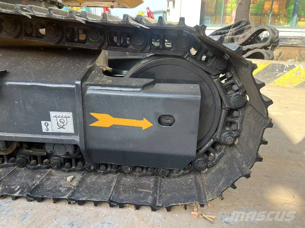 Komatsu PC 220-8 Crawler excavators