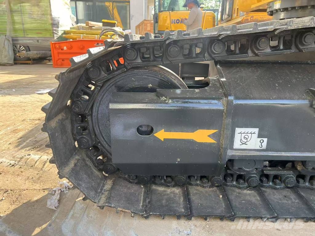 Komatsu PC 220-8 Crawler excavators