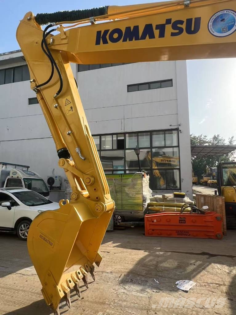 Komatsu PC 220-8 Crawler excavators