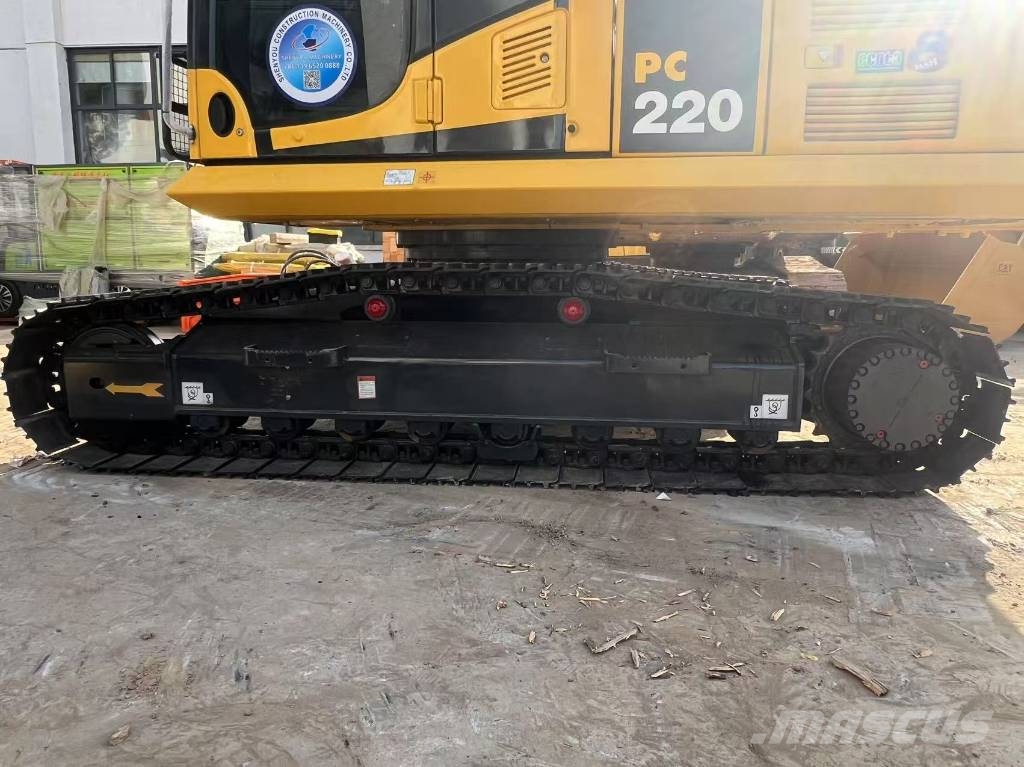 Komatsu PC 220-8 Crawler excavators