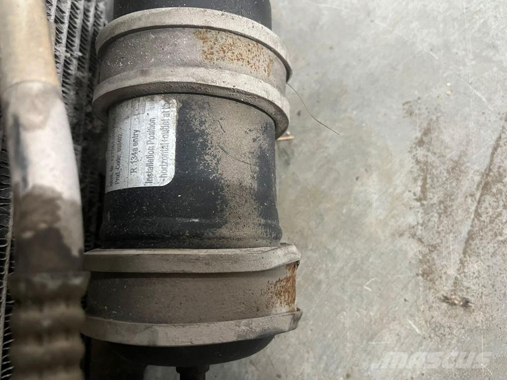 Liebherr airco cooler 94050601 운송 장비 - 기타