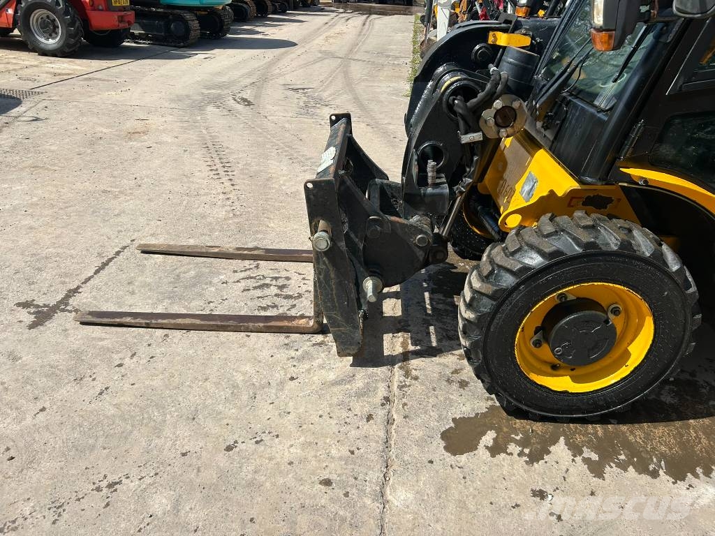 JCB 520-40 مناولات متداخلة