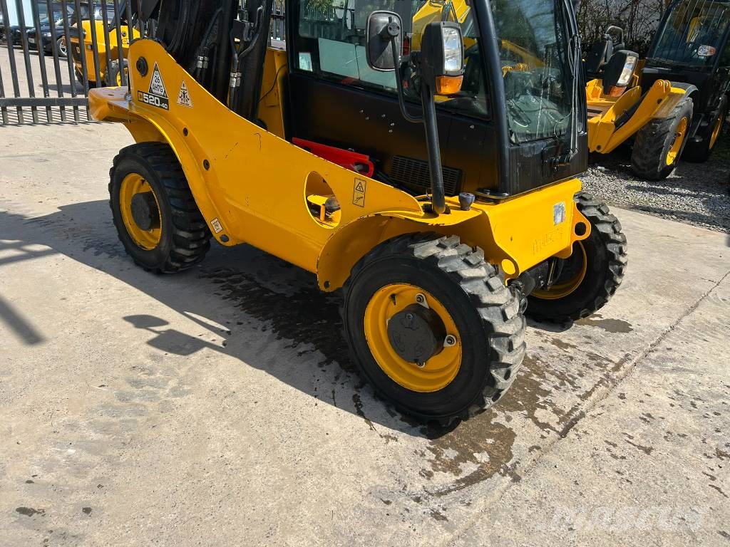JCB 520-40 مناولات متداخلة