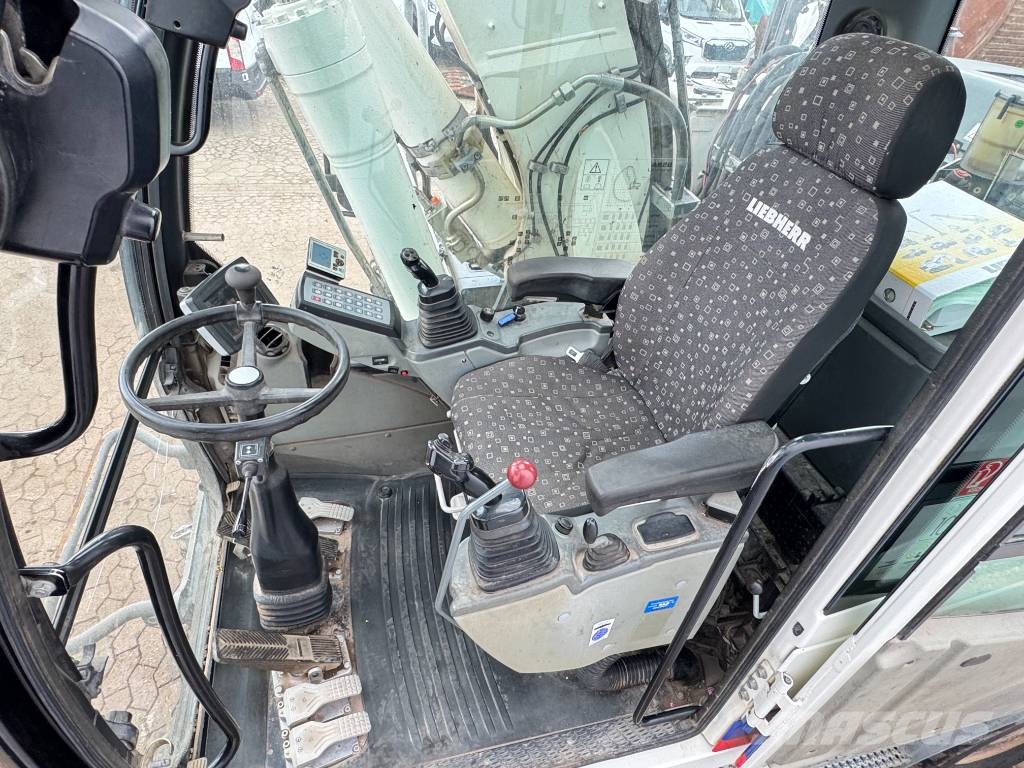 Liebherr A920 - Wimmer ROTO / Triple Boom Excavadoras de ruedas
